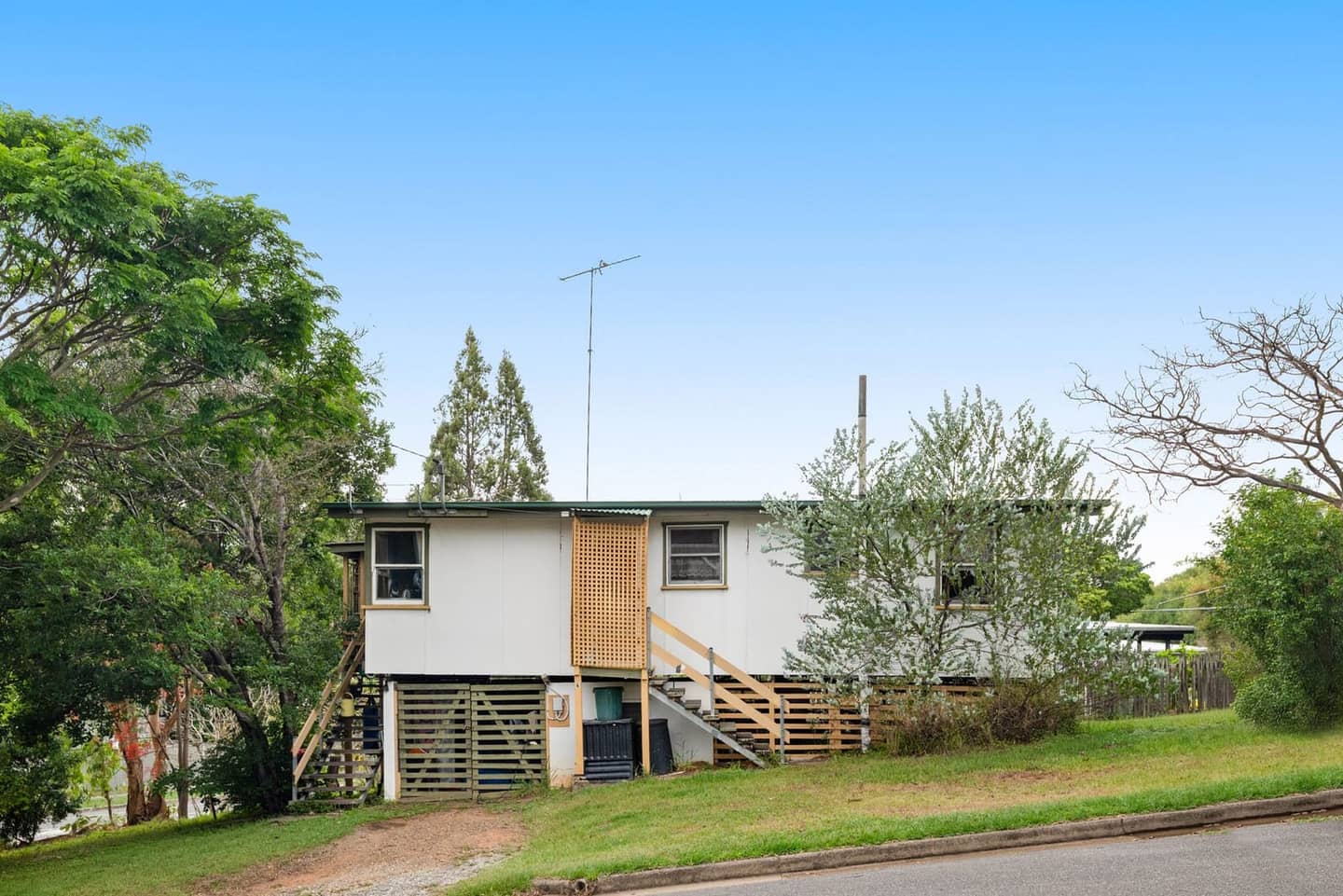 4 Oxford Terrace, Taringa QLD 4068, front view