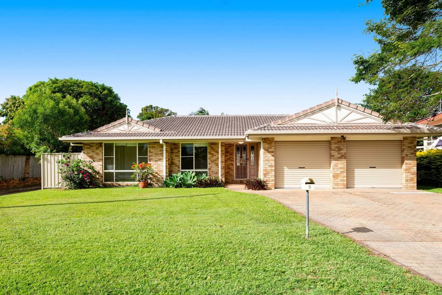 5 Holz Street, Victoria Point QLD 4165, front view