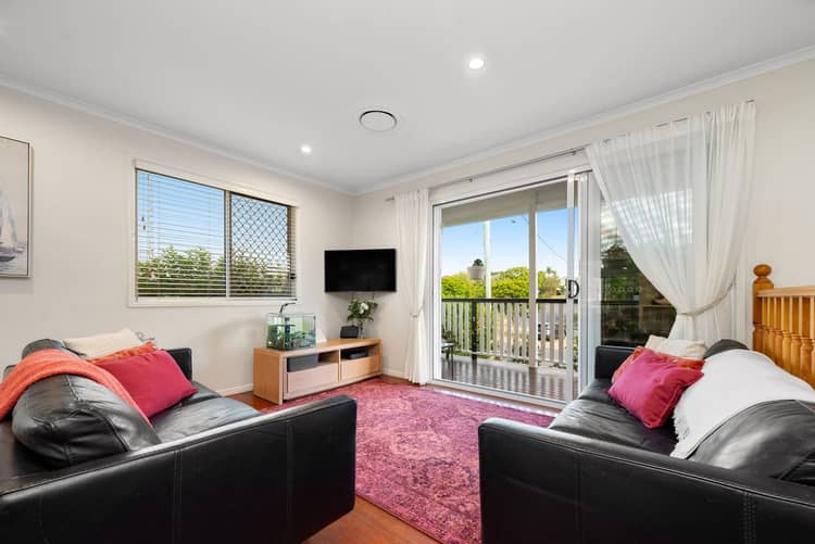 64 Valaria Avenue, Seven Hills QLD 4170, photo 4