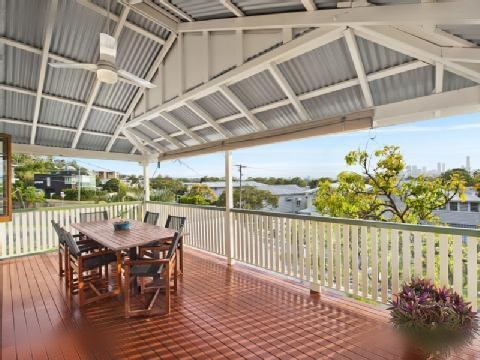 9 Barton Pde
