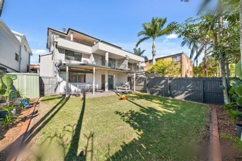2/71 Miles Street
