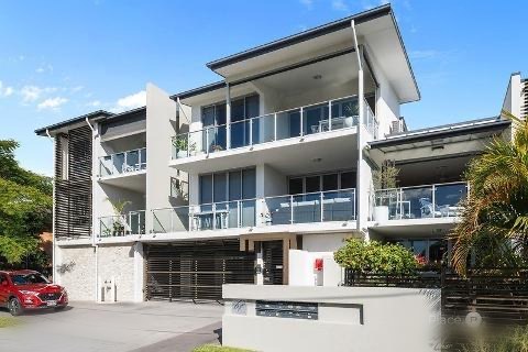 8/64 Barton Road