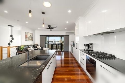 2/226 Stratton Terrace