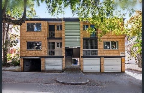 4/111 Moreton Street