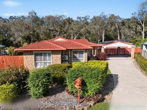 16 Peppercorn Crescent